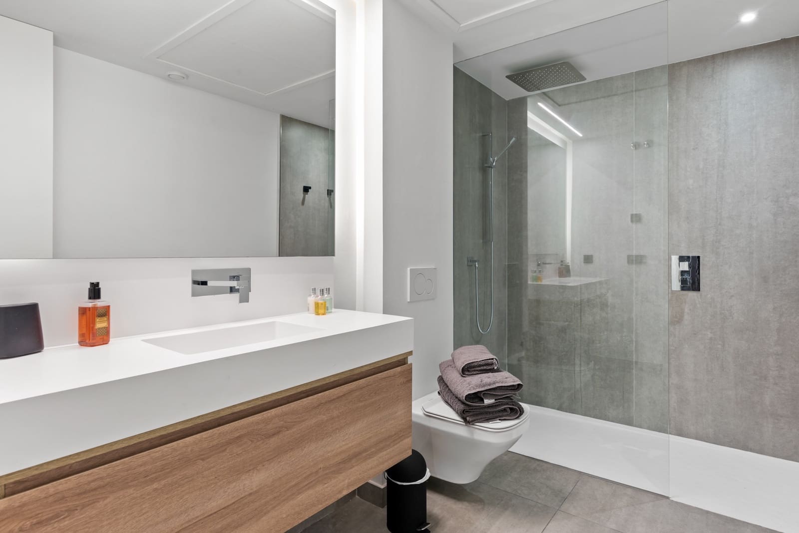 6 soveværelse Byhus til salg i Estepona med swimmingpool garage - € 3.300.000 (Ref: 7280190)