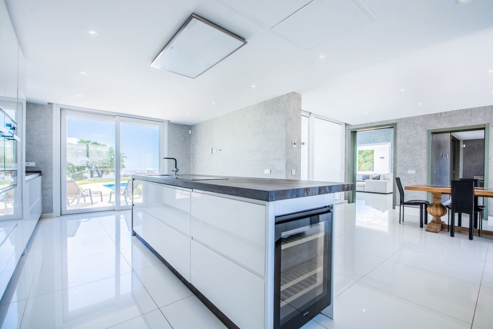 7 bedroom Villa for sale in Marbella with pool garage - € 2,950,000 (Ref: 7295129)