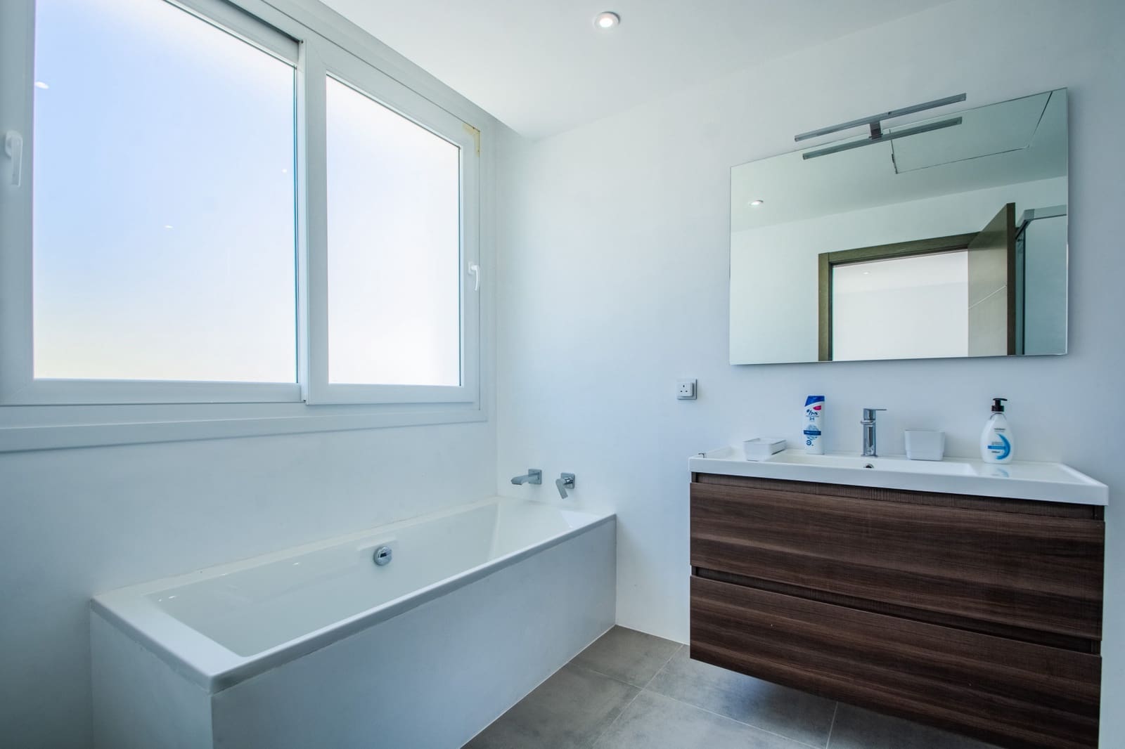 7 bedroom Villa for sale in Marbella with pool garage - € 2,950,000 (Ref: 7295129)