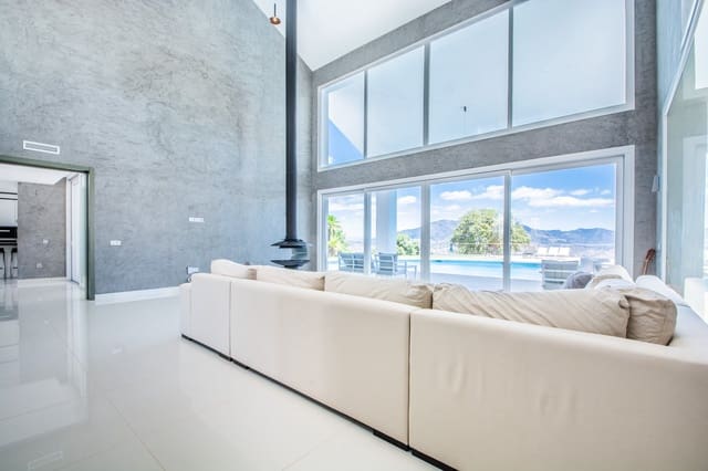 7 soverom Villa til salgs i Marbella med svømmebasseng garasje - € 2 950 000 (Ref: 7295129)