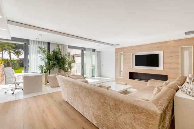 3 soveværelse Lejlighed til salg i Puerto Banus, Marbella med swimmingpool garage - € 2.200.000 (Ref: 7438083)