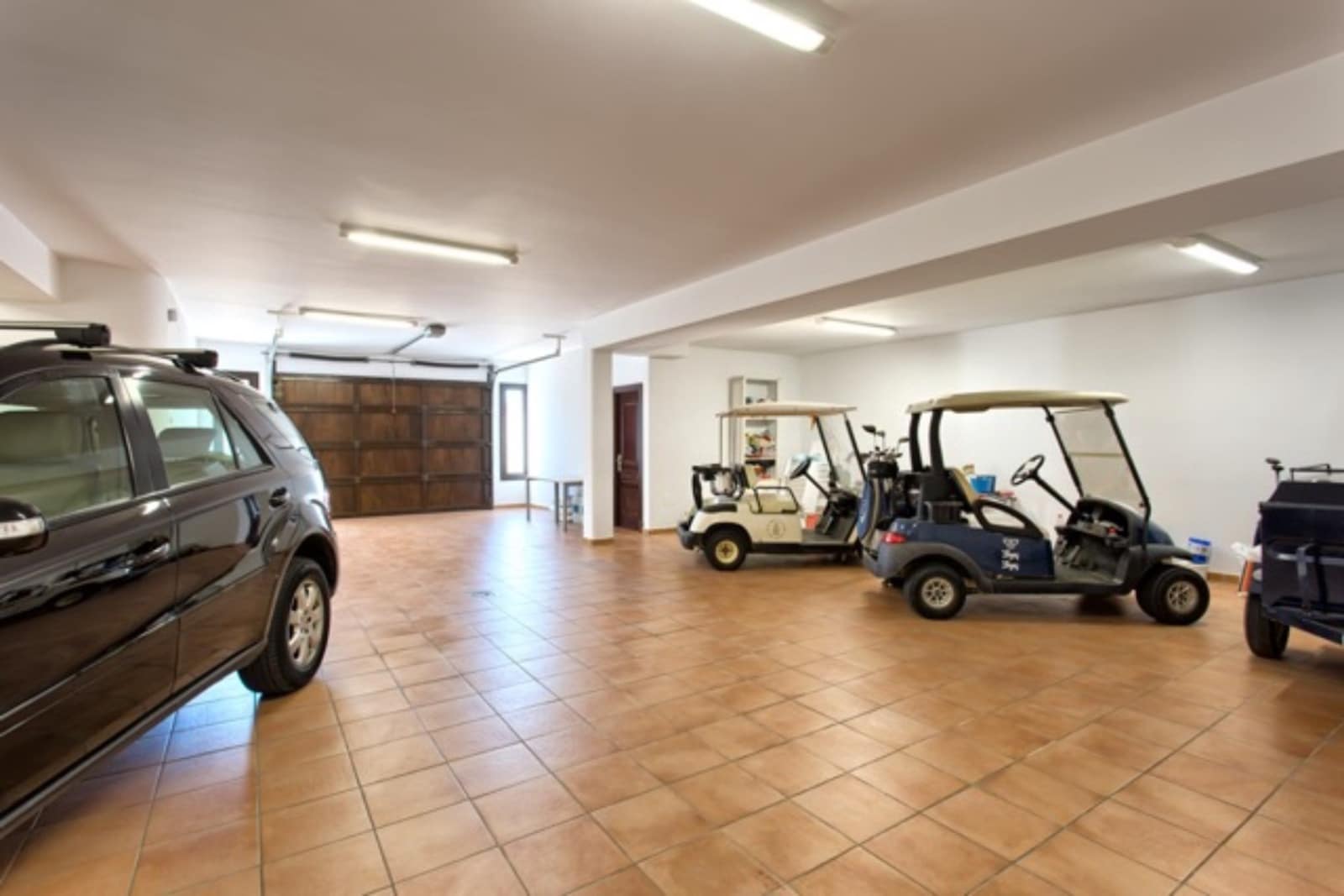 5 bedroom Villa for sale in Benahavis with pool garage - € 3,995,000 (Ref: 7486483)