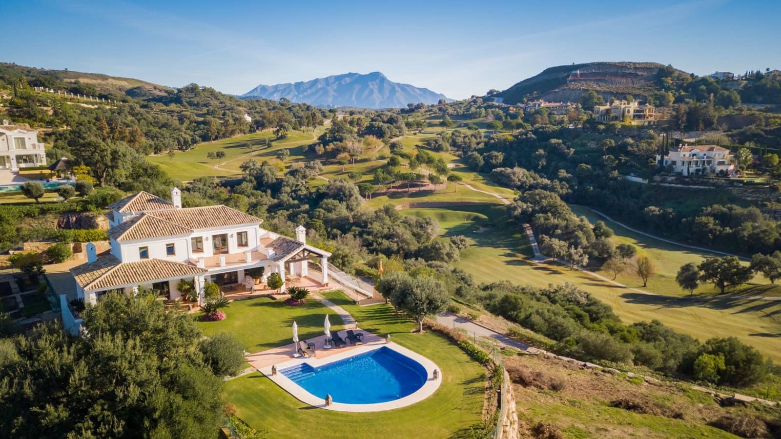 5 bedroom Villa for sale in Benahavis with pool garage - € 3,995,000 (Ref: 7486483)