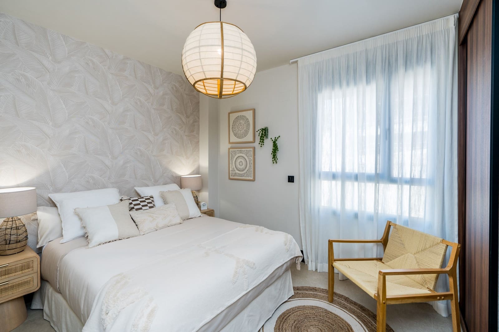 3 sypialnia Apartament na sprzedaż w Nueva Andalucia z basenem garażem - 950 000 € (Ref: 7500781)
