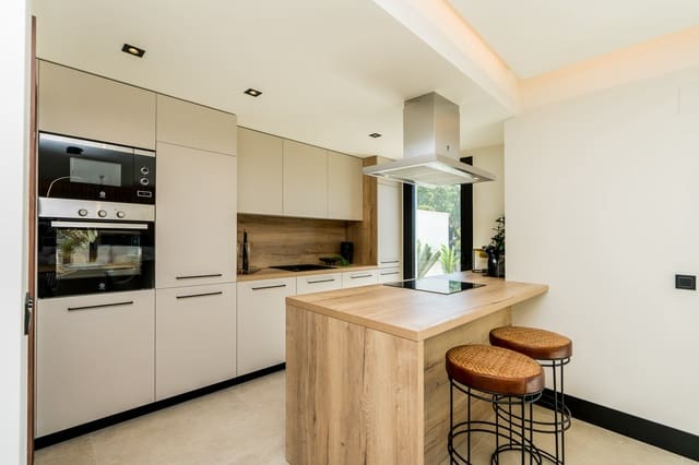 3 soveværelse Lejlighed til salg i Nueva Andalucia, Marbella med swimmingpool garage - € 950.000 (Ref: 7500781)