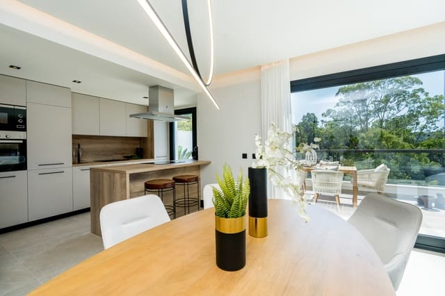3 soveværelse Lejlighed til salg i Nueva Andalucia, Marbella med swimmingpool garage - € 950.000 (Ref: 7500781)