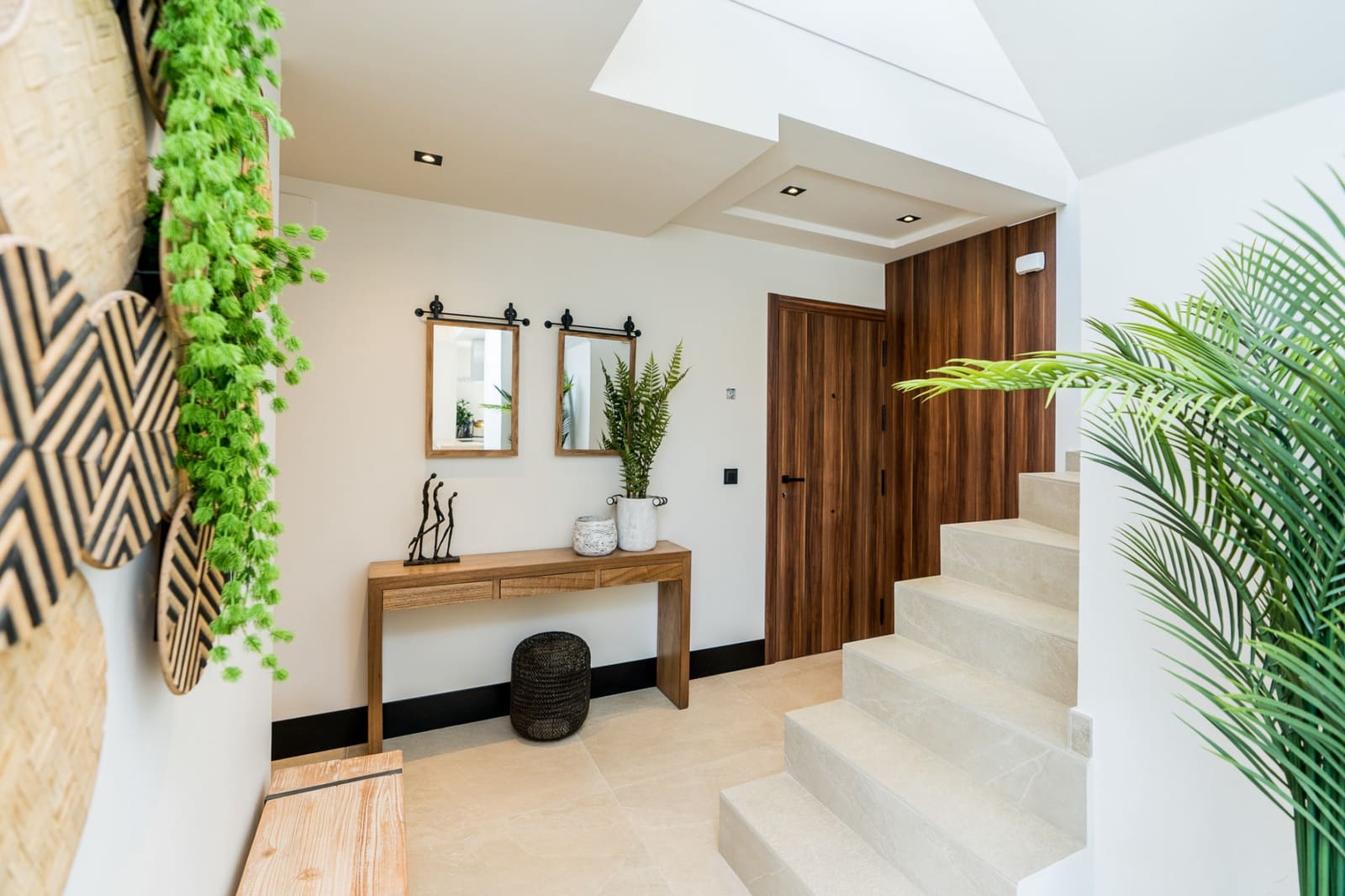 3 sypialnia Apartament na sprzedaż w Nueva Andalucia z basenem garażem - 950 000 € (Ref: 7500781)
