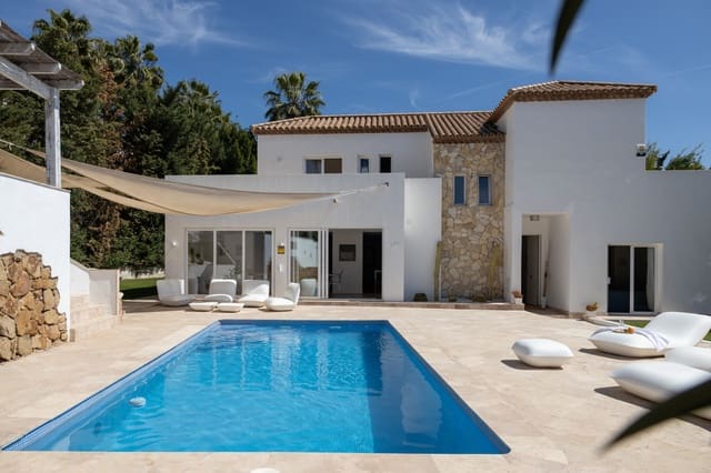 5 soveværelse Villa til salg i Nueva Andalucia, Marbella med swimmingpool garage - € 2.490.000 (Ref: 7621661)