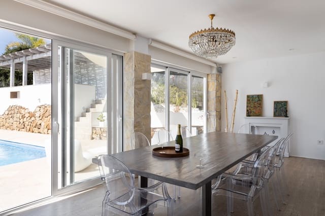 5 soveværelse Villa til salg i Nueva Andalucia, Marbella med swimmingpool garage - € 2.490.000 (Ref: 7621661)