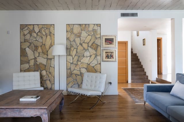 5 soveværelse Villa til salg i Nueva Andalucia, Marbella med swimmingpool garage - € 2.490.000 (Ref: 7621661)