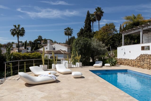 5 soveværelse Villa til salg i Nueva Andalucia, Marbella med swimmingpool garage - € 2.490.000 (Ref: 7621661)