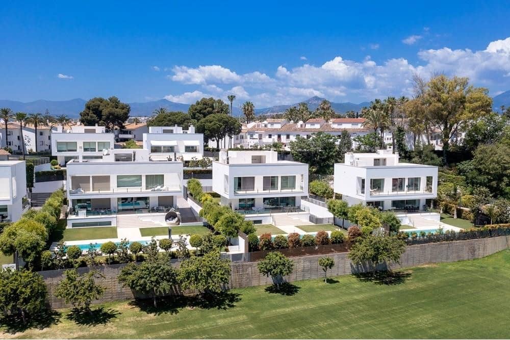 4 soveværelse Villa til salg i Guadalmina med swimmingpool garage - € 2.950.000 (Ref: 7739444)