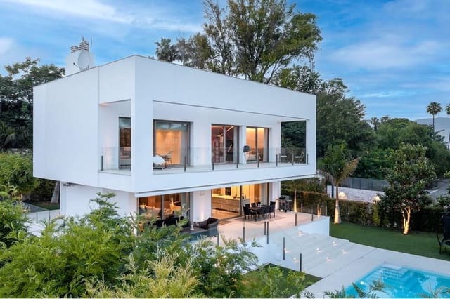 4 slaapkamer Villa te koop in Guadalmina Baja, Marbella met zwembad garage - € 2.950.000 (Ref: 7739444)