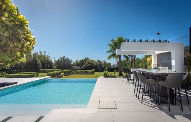 6 sovrum Villa till salu i Estepona med pool garage - 2 800 000 € (Ref: 7796272)