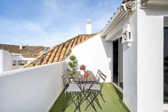 Ático de 2 habitaciones en Marbella en venta con piscina garaje - 650.000 € (Ref: 8256008)