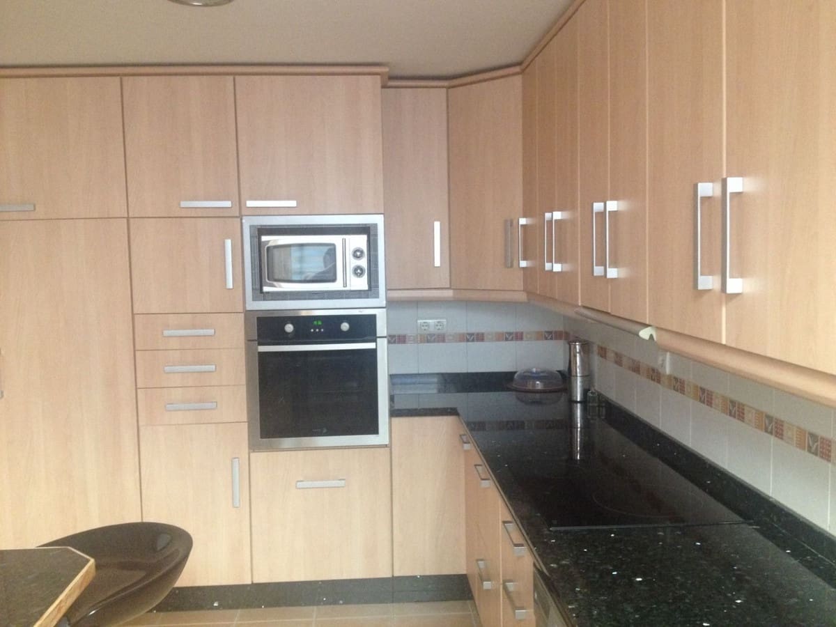 4 bedroom Penthouse for sale in Marbella with pool garage - € 598,000 (Ref: 8395538)