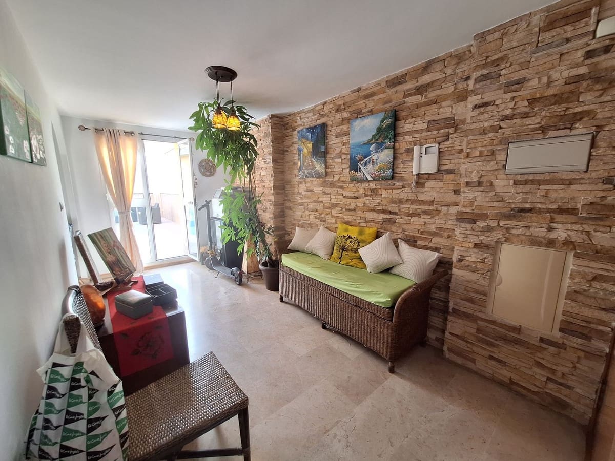 4 bedroom Penthouse for sale in Marbella with pool garage - € 598,000 (Ref: 8395538)