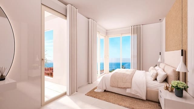 Ático de 3 habitaciones en Estepona en venta con piscina garaje - 1.155.000 € (Ref: 8395552)