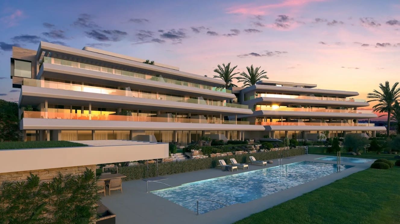 Ático de 3 habitaciones en Estepona en venta con piscina garaje - 1.155.000 € (Ref: 8395552)