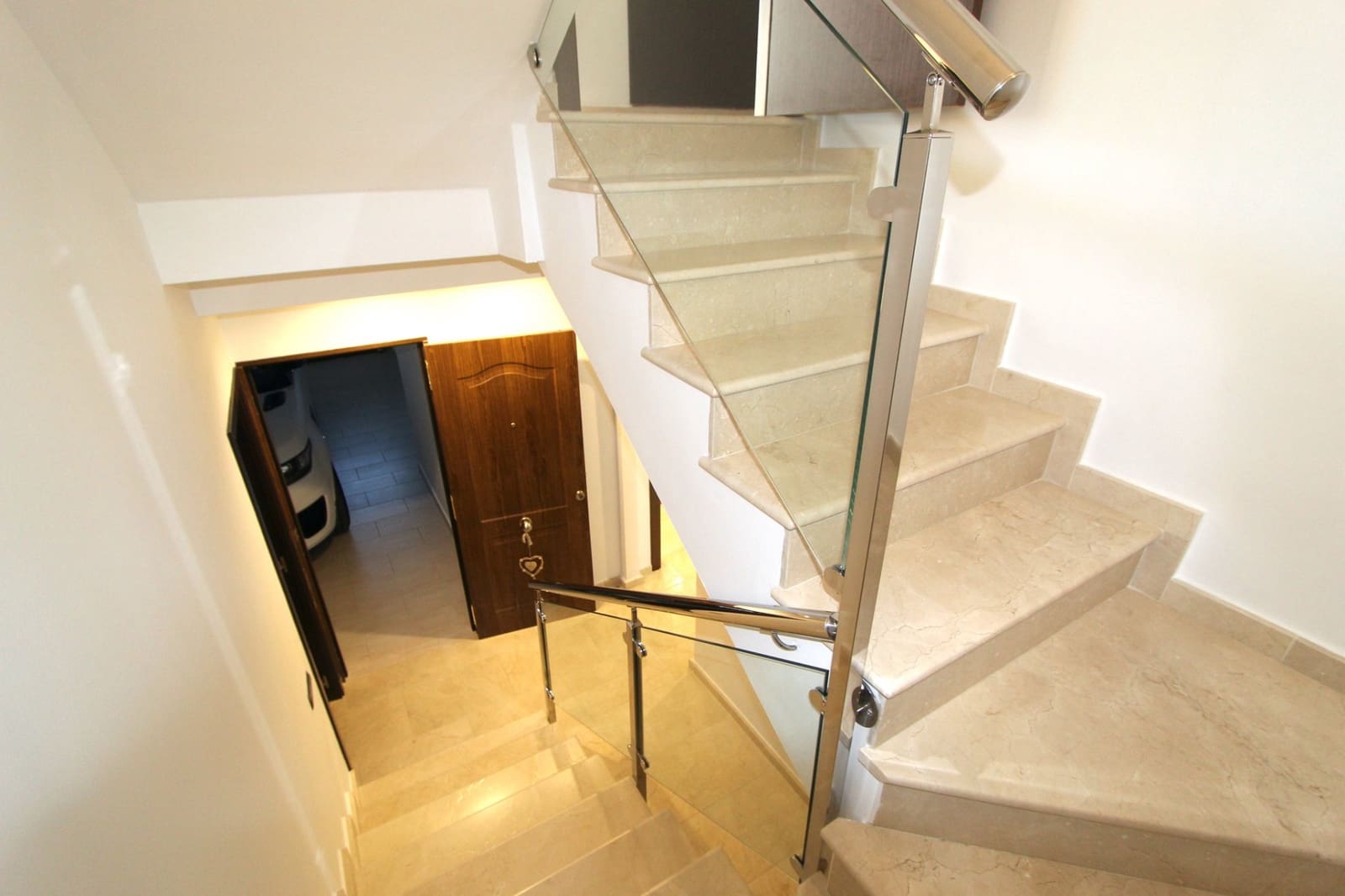 4 soveværelse Byhus til salg i Nueva Andalucia med swimmingpool garage - € 950.000 (Ref: 8738406)