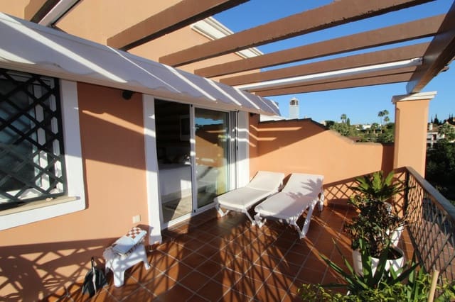4 soverom Hus til salgs i Nueva Andalucia, Marbella med svømmebasseng garasje - € 950 000 (Ref: 8738406)