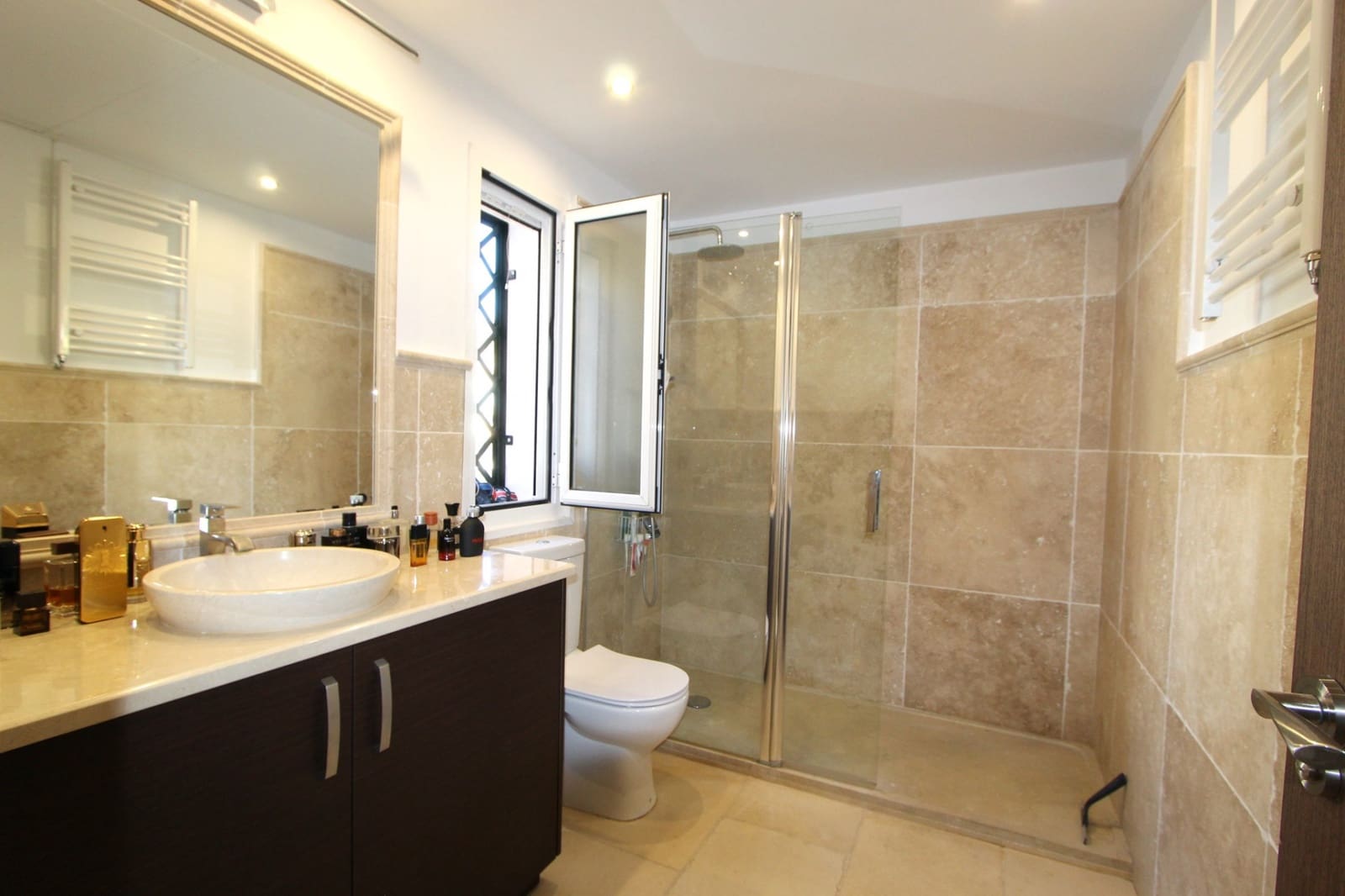 4 soveværelse Byhus til salg i Nueva Andalucia med swimmingpool garage - € 950.000 (Ref: 8738406)