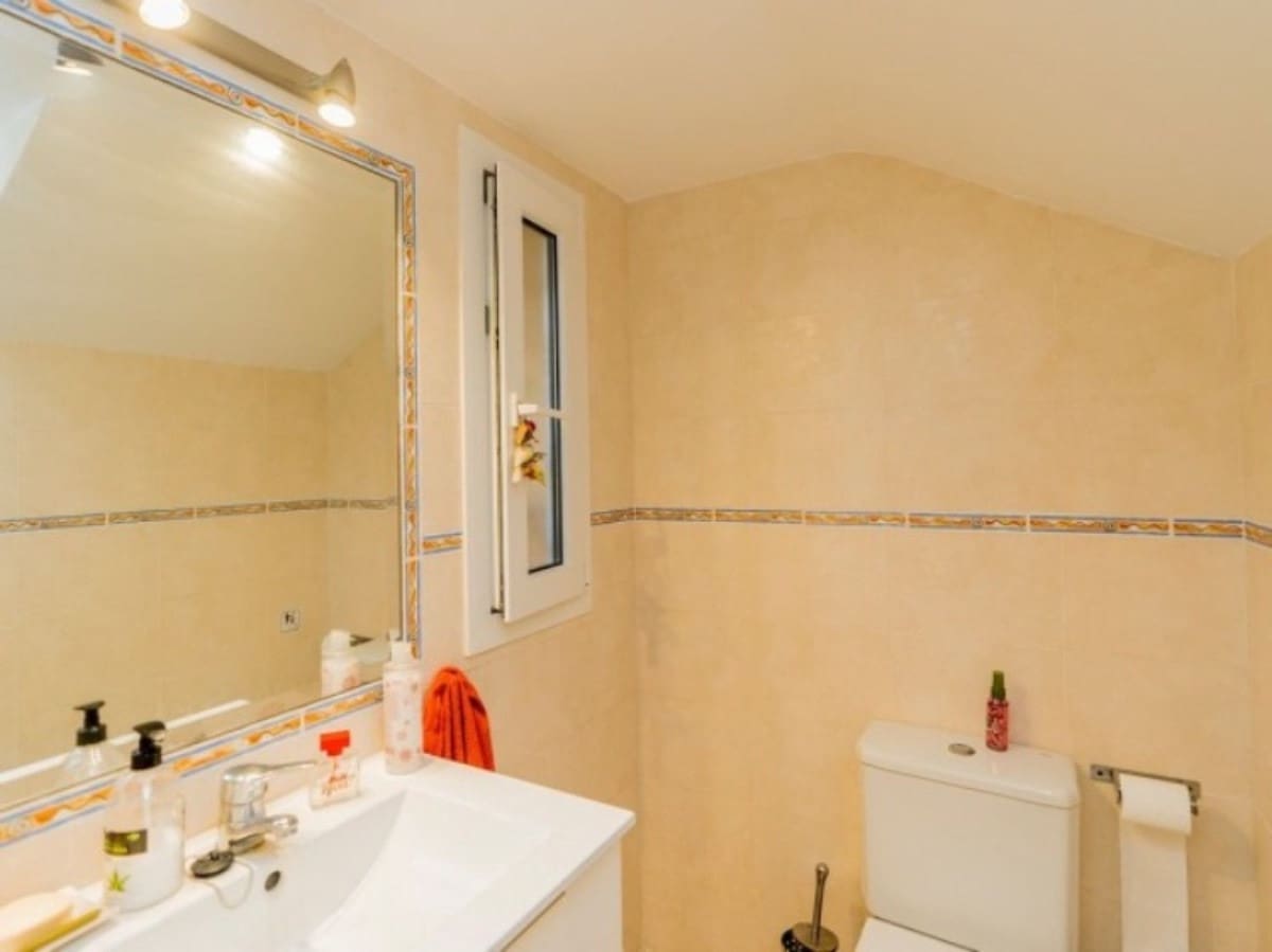 3 soverom Kjedet enebolig til salgs i Riviera del Sol med svømmebasseng garasje - € 685 000 (Ref: 8738412)