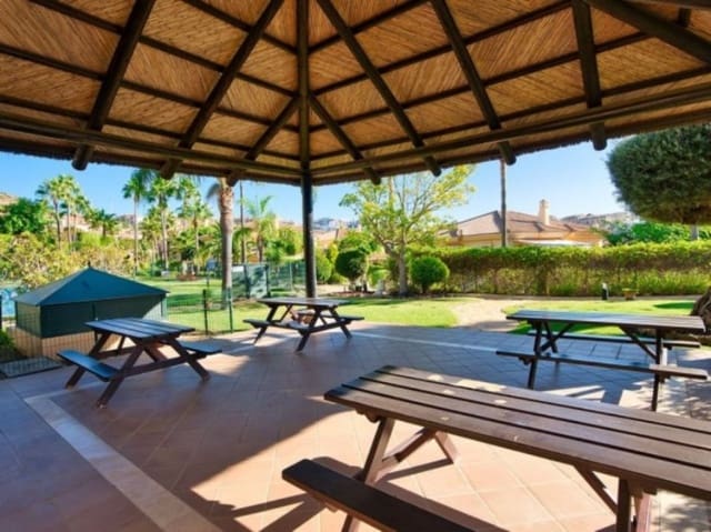 3 camera da letto Villetta Bifamiliare in vendita in Riviera del Sol, Mijas con piscina garage - 685.000 € (Rif: 8738412)