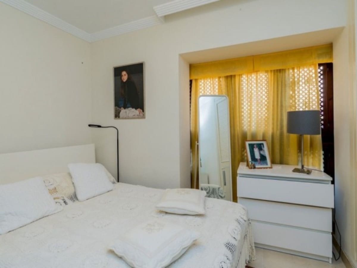 3 soveværelse Semi-Rækkehus til salg i Riviera del Sol med swimmingpool garage - € 685.000 (Ref: 8738412)