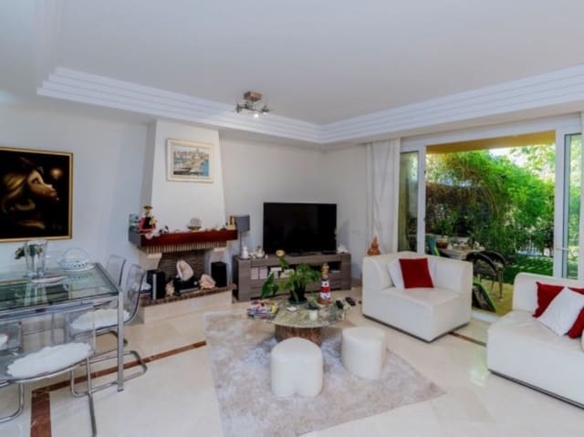 3 makuuhuone Paritalo myytävänä paikassa Riviera del Sol, Mijas mukana uima-altaan 
autotalli - 685 000 € (Ref: 8738412)