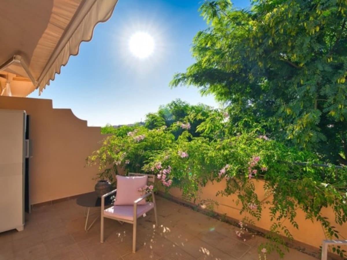 3 soveværelse Semi-Rækkehus til salg i Riviera del Sol med swimmingpool garage - € 685.000 (Ref: 8738412)