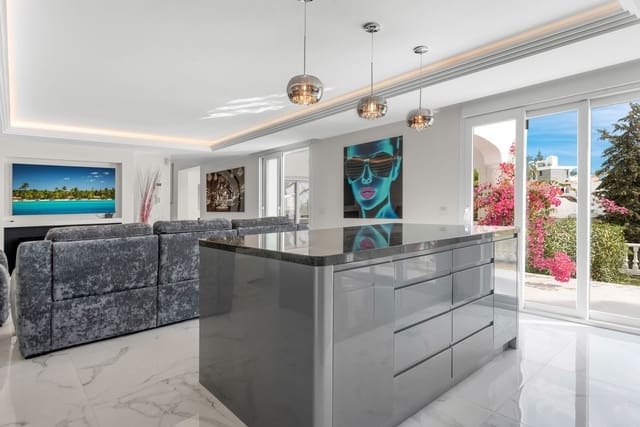 4 soverom Villa til salgs i Benahavís med svømmebasseng garasje - € 1 850 000 (Ref: 8738413)