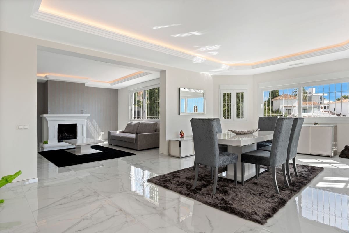 4 bedroom Villa for sale in Benahavis with pool garage - € 1,850,000 (Ref: 8738413)