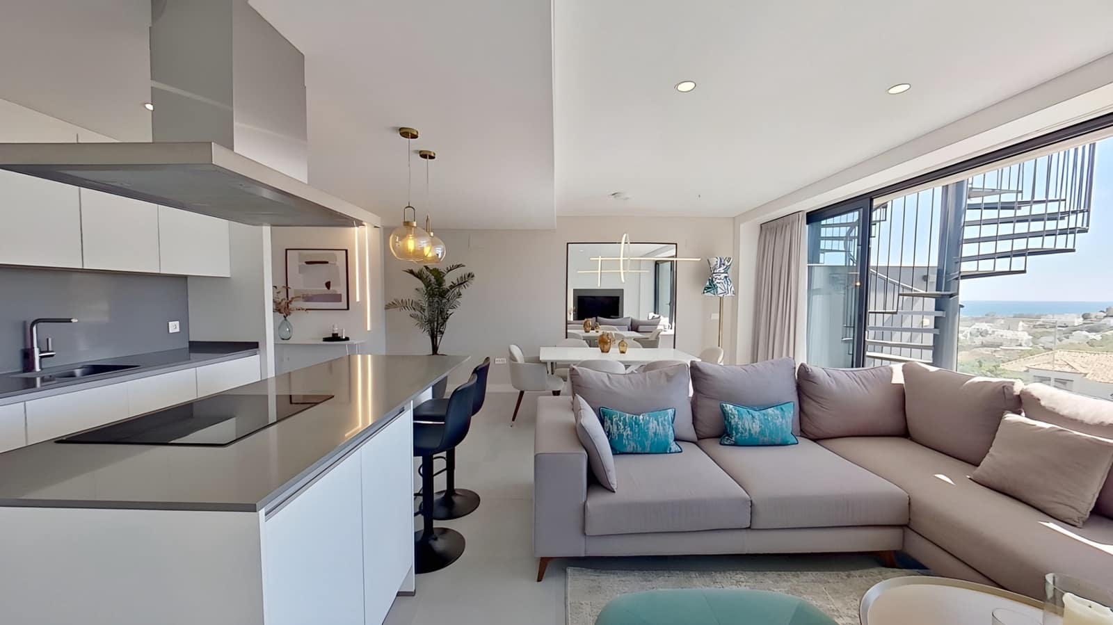 3 chambre Penthouse à vendre à Estepona avec piscine garage - 629 000 € (Ref: 8738417)