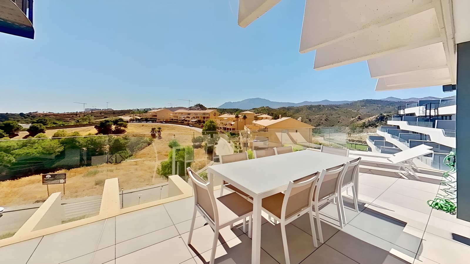 3 chambre Penthouse à vendre à Estepona avec piscine garage - 629 000 € (Ref: 8738417)