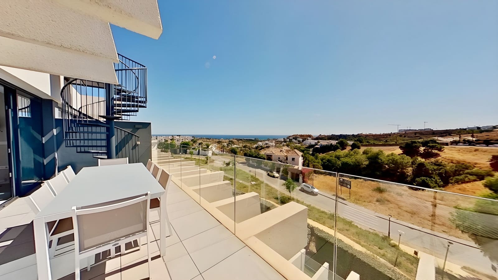 3 chambre Penthouse à vendre à Estepona avec piscine garage - 629 000 € (Ref: 8738417)