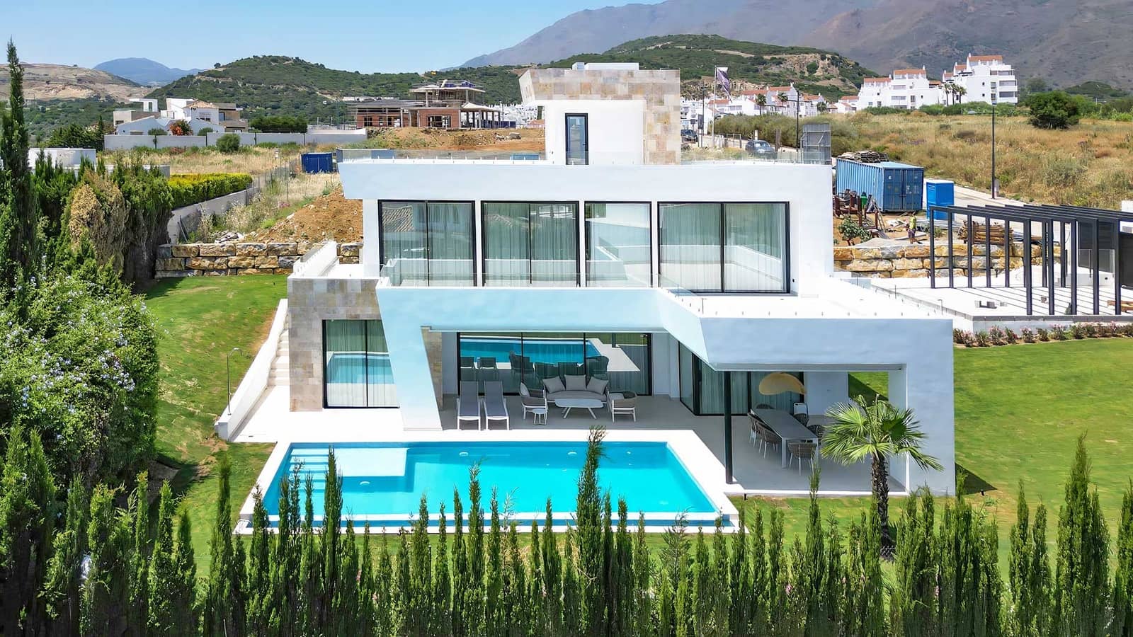 4 soverom Villa til salgs i Estepona med svømmebasseng garasje - € 2 495 000 (Ref: 8738422)