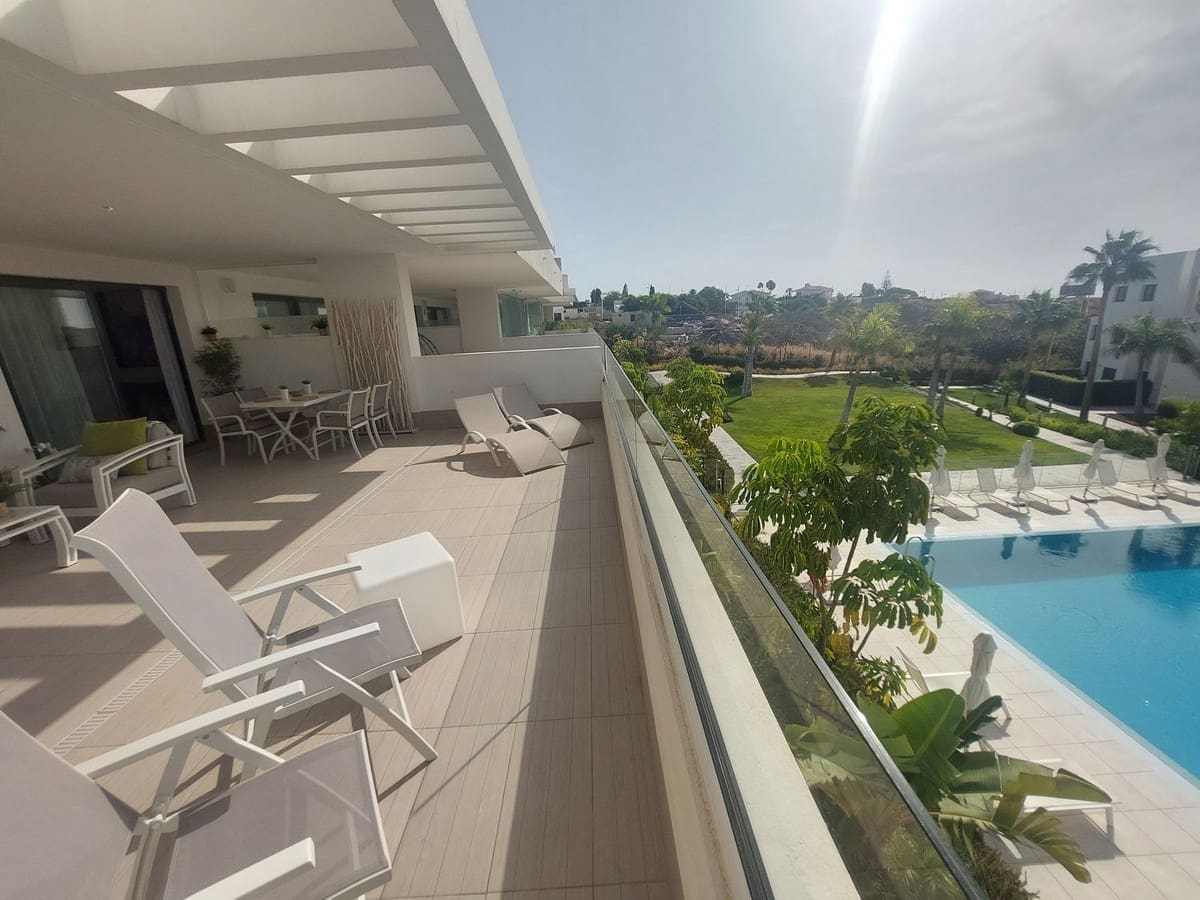 2 soveværelse Lejlighed til salg i Estepona med swimmingpool garage - € 449.000 (Ref: 8738430)