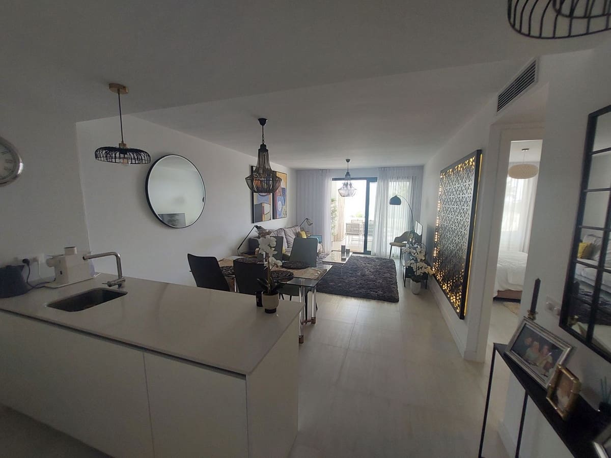 2 soveværelse Lejlighed til salg i Estepona med swimmingpool garage - € 449.000 (Ref: 8738430)