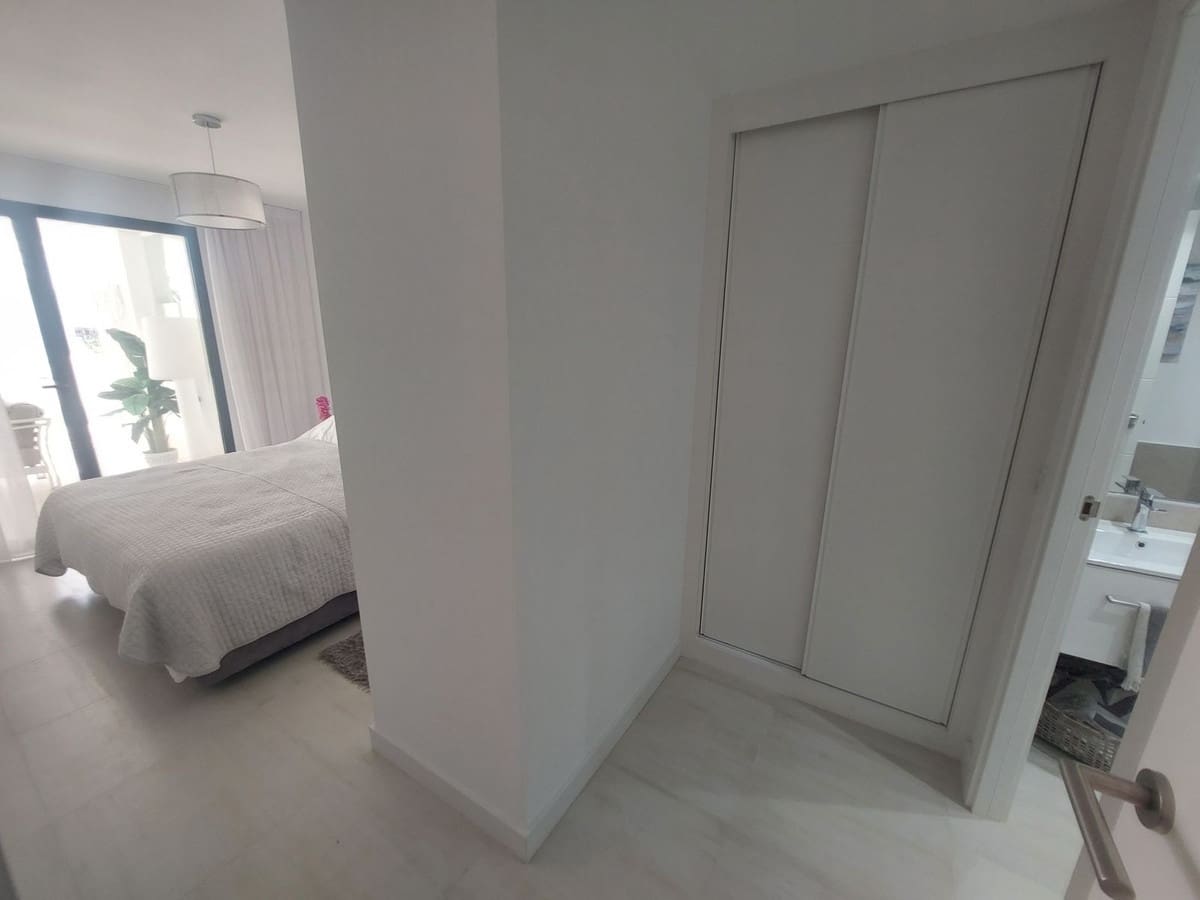 2 soveværelse Lejlighed til salg i Estepona med swimmingpool garage - € 449.000 (Ref: 8738430)