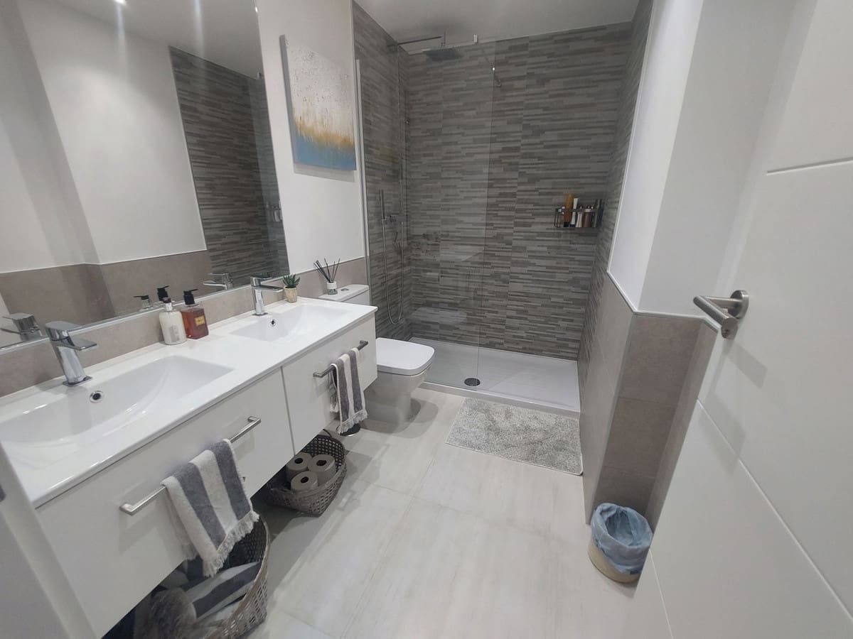 2 soveværelse Lejlighed til salg i Estepona med swimmingpool garage - € 449.000 (Ref: 8738430)