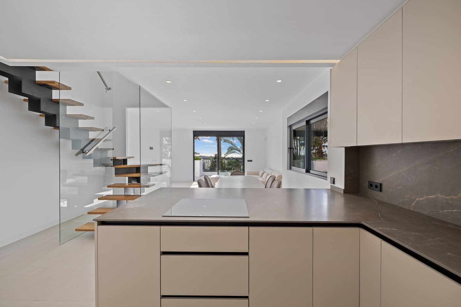 3 soverom Penthouse til salgs i El Paraiso med svømmebasseng garasje - € 637 450 (Ref: 8759869)