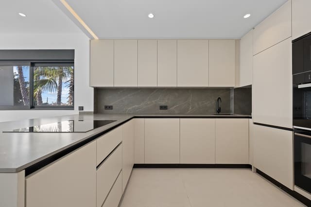 3 soverom Penthouse til salgs i El Paraiso, Estepona med svømmebasseng garasje - € 637 450 (Ref: 8759869)