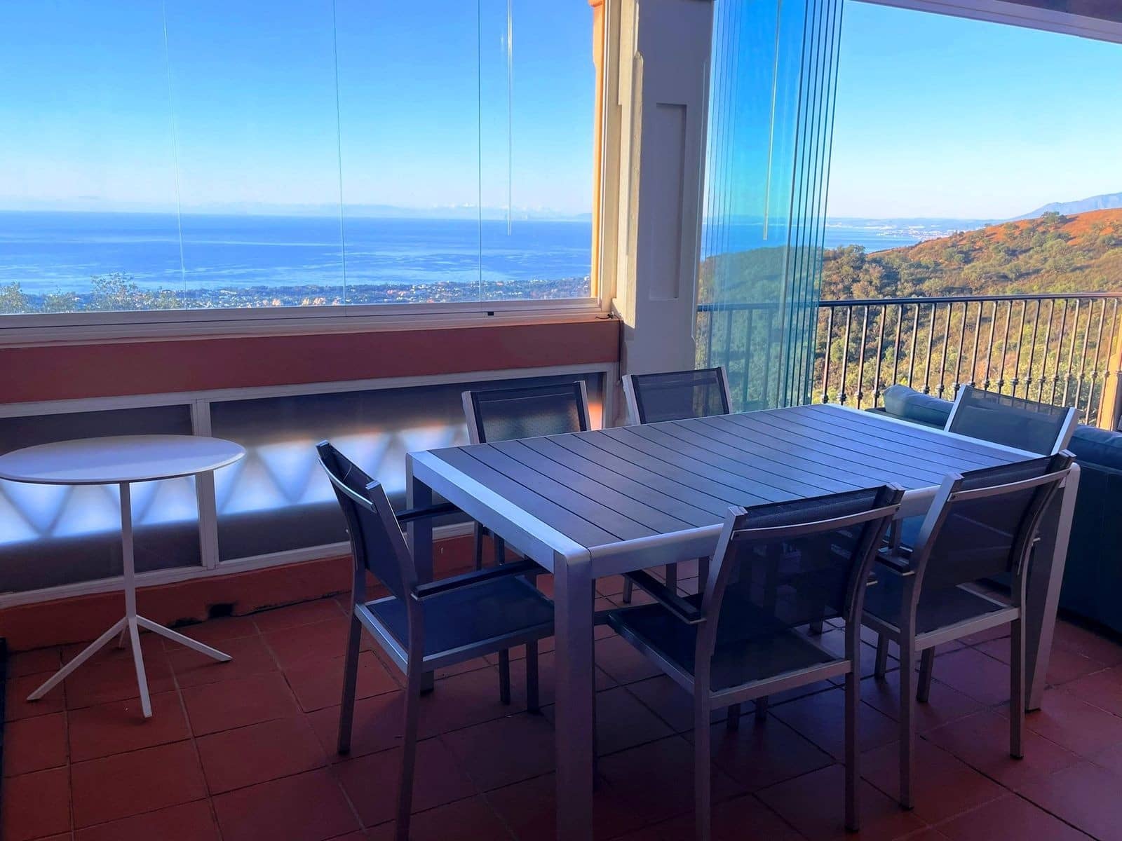 3 bedroom Townhouse for sale in Marbella with pool garage - € 995,000 (Ref: 8763807)