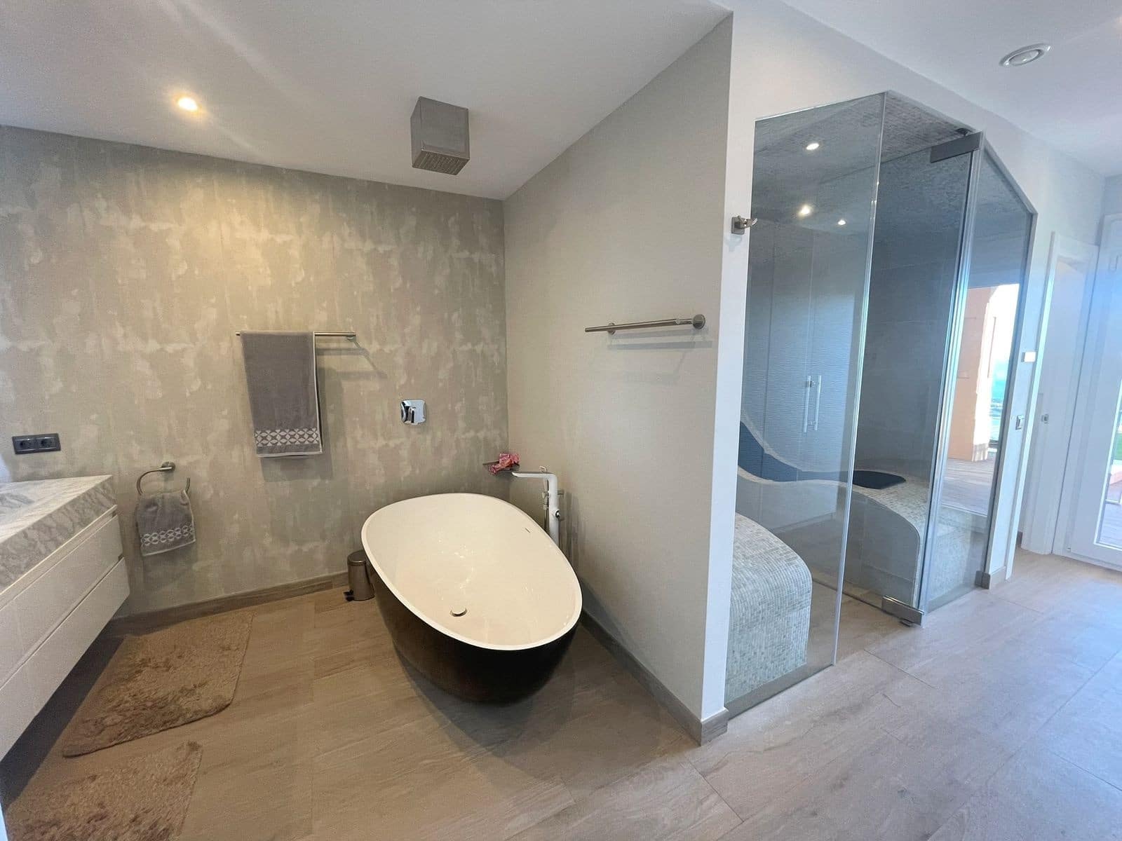 3 bedroom Townhouse for sale in Marbella with pool garage - € 995,000 (Ref: 8763807)