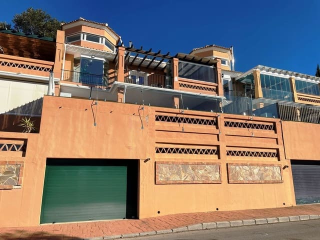 3 chambre Maison de Ville à vendre à Marbella avec piscine garage - 995 000 € (Ref: 8763807)