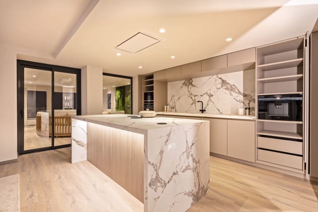 5 soverom Leilighet til salgs i Puerto Banus, Marbella med garasje - € 2 500 000 (Ref: 8764748)