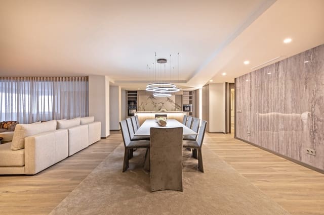 5 soveværelse Lejlighed til salg i Puerto Banus, Marbella med garage - € 2.350.000 (Ref: 8764748)
