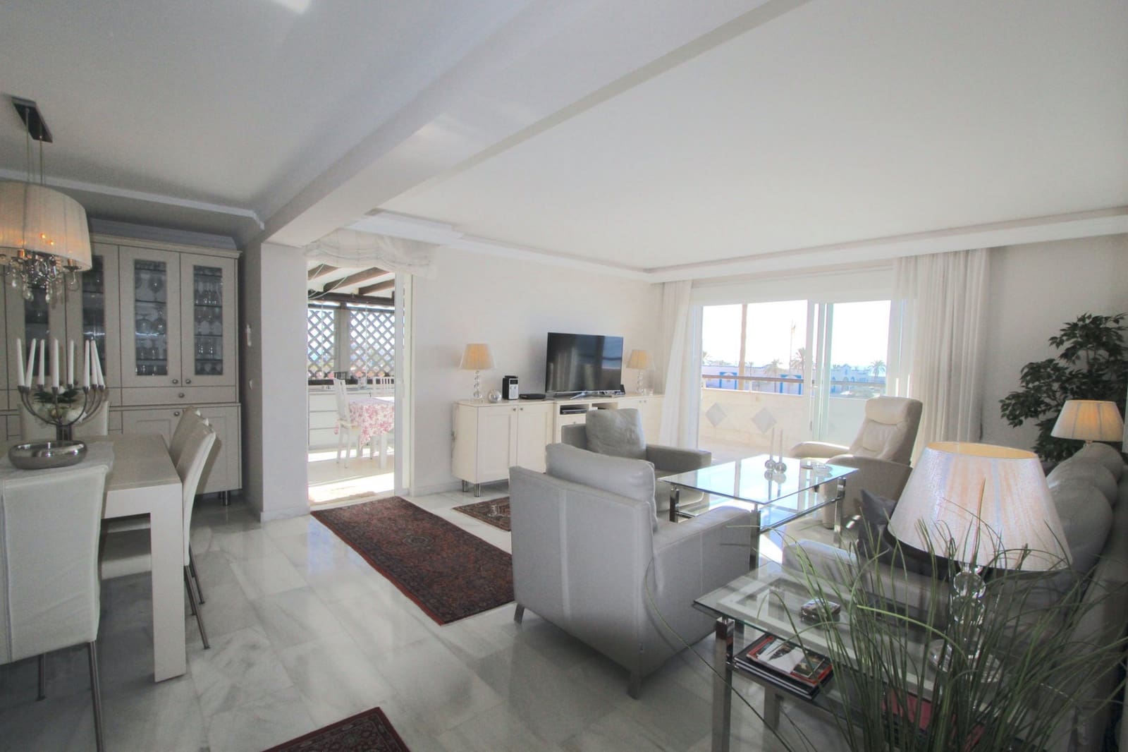 3 bedroom Apartment for sale in Marbella - € 1,200,000 (Ref: 8773290)