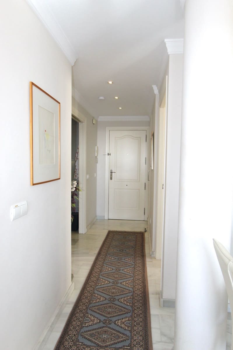 3 bedroom Apartment for sale in Marbella - € 1,200,000 (Ref: 8773290)